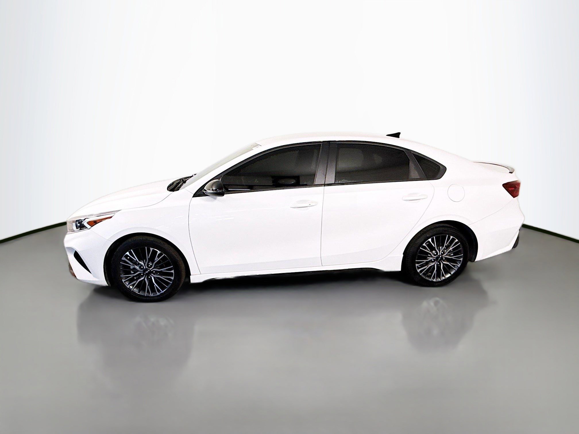 Used 2024 Kia Forte GT-Line image 6