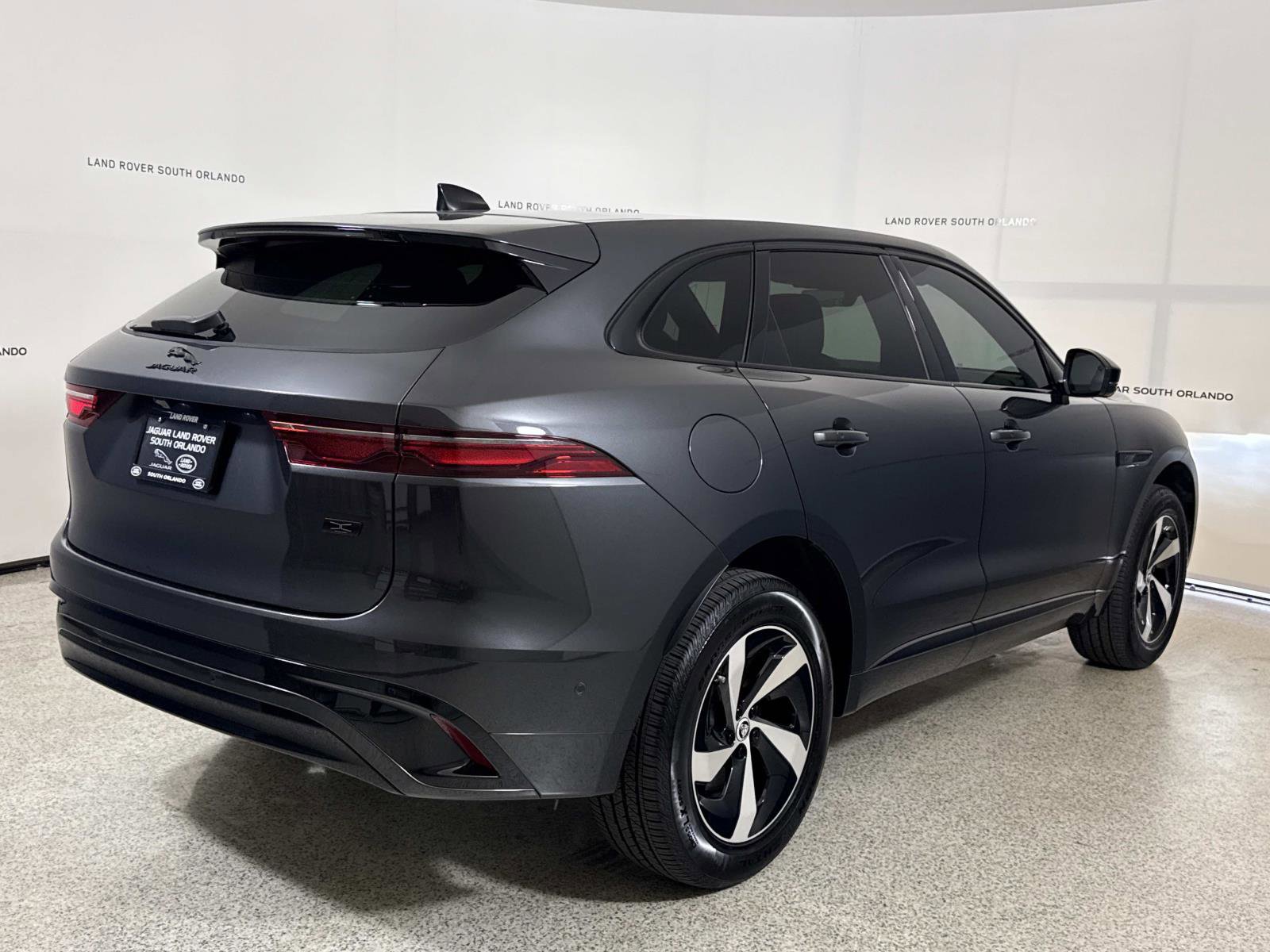 Certified 2026 Jaguar F-PACE R-Dynamic S AWD/4WD image 5