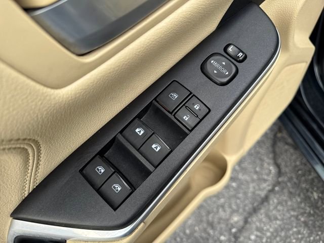 Used 2015 Toyota Camry XLE image 11