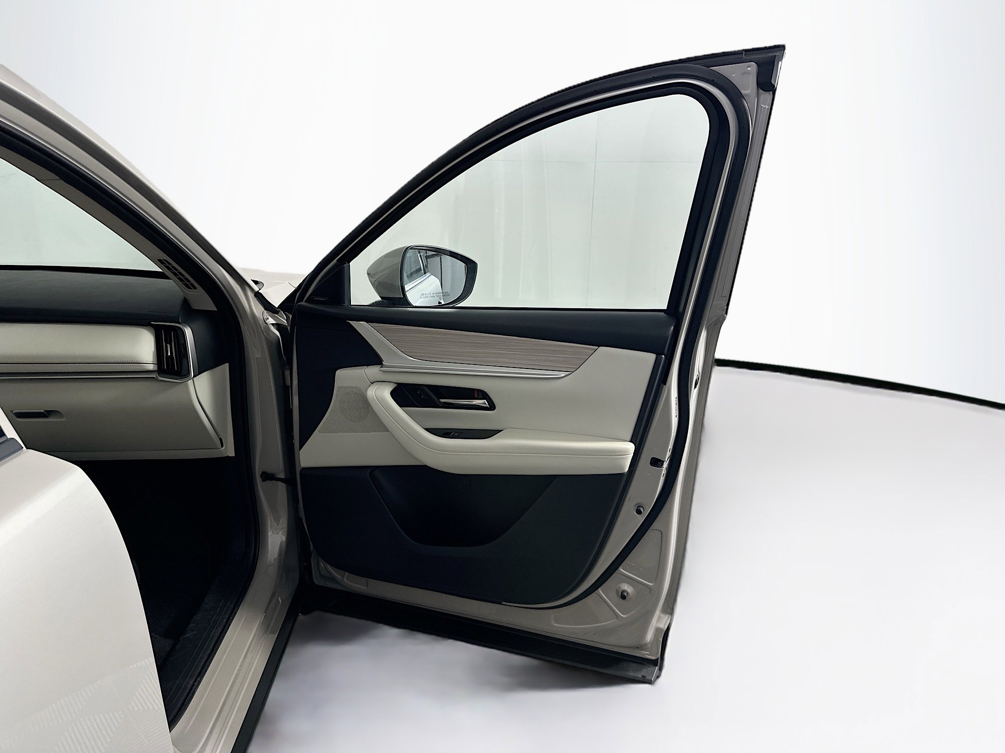 Used 2024 MAZDA CX-90 Plug-In Hybrid w/ Premium Plus image 36