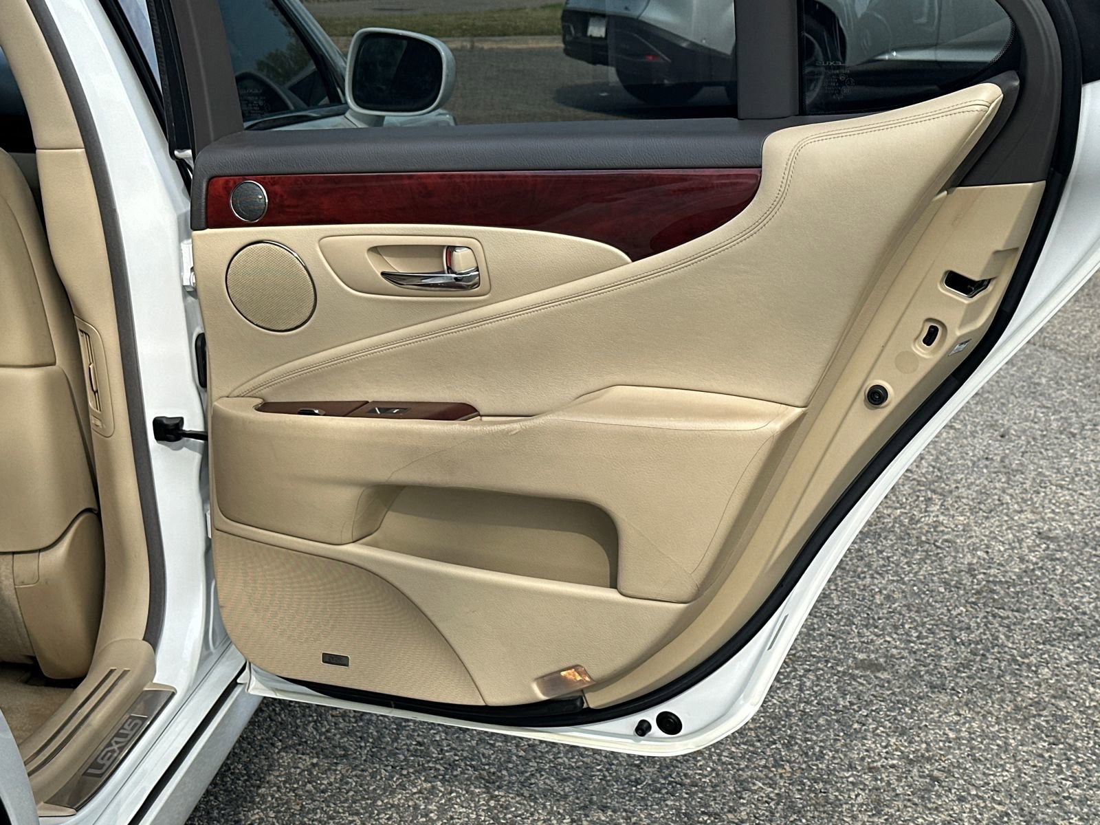 Used 2007 Lexus LS 460 image 14