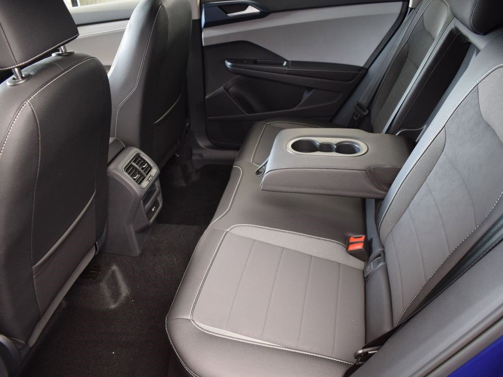 Used 2024 Volkswagen Taos SE image 23