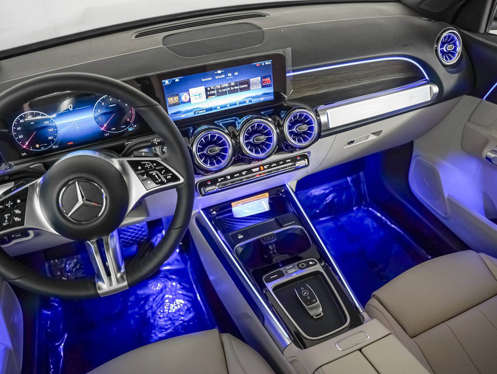 New 2025 Mercedes-Benz GLB 250 4MATIC image 17