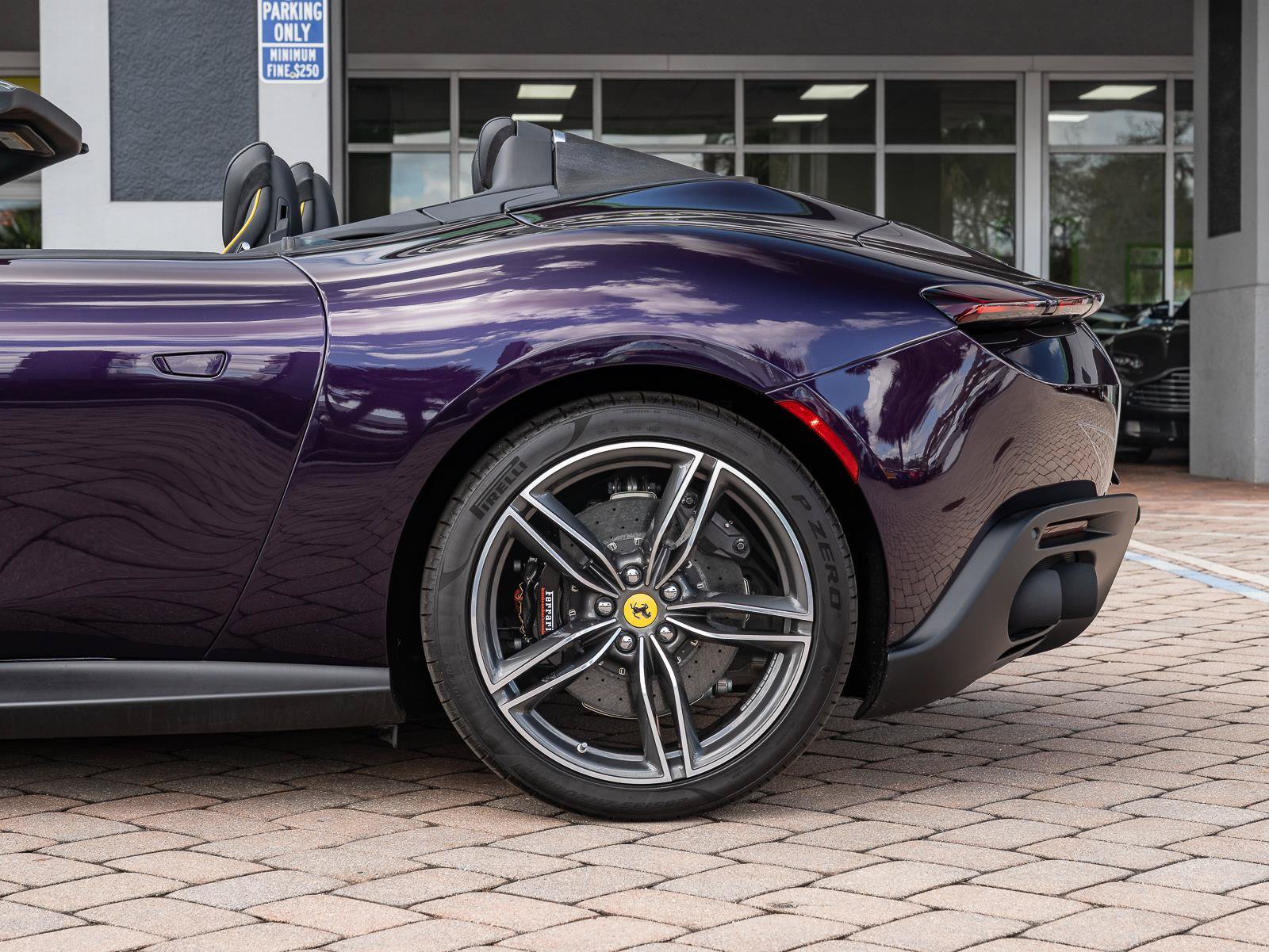 Used 2025 Ferrari Roma Spider RWD image 39