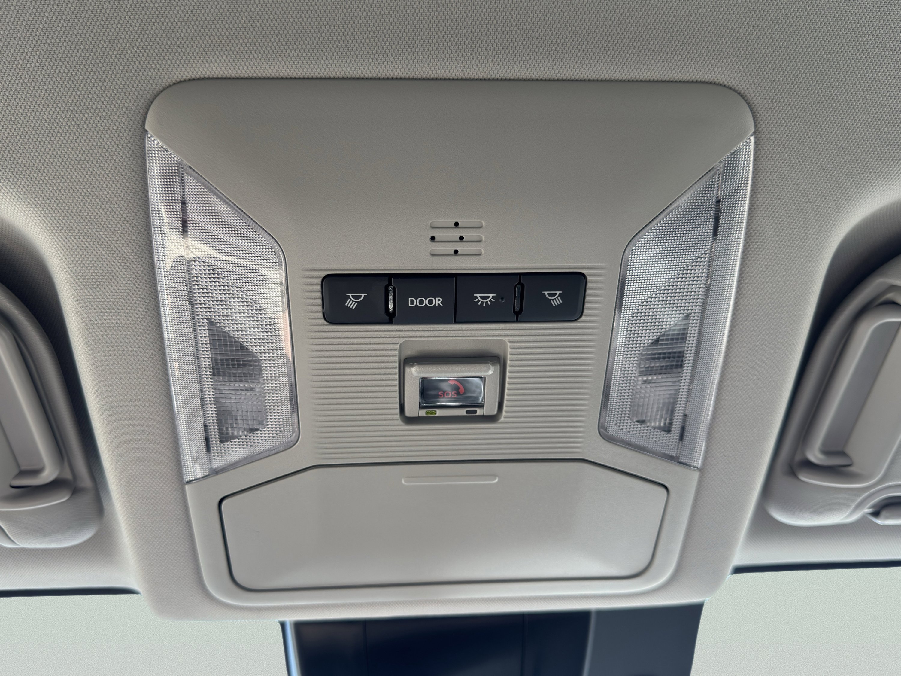 Used 2025 Toyota RAV4 XLE image 49