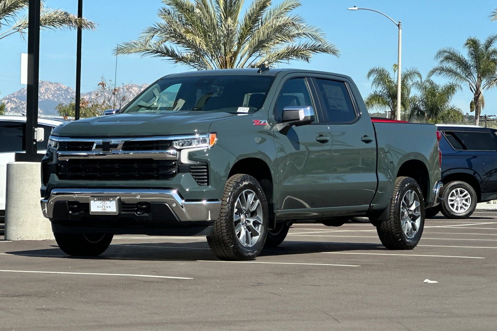 New 2026 Chevrolet Silverado 1500 LT w/ Z71 Off-Road Package AWD/4WD image 8