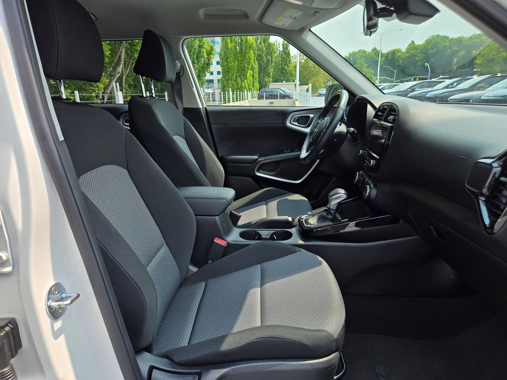 Certified 2022 Kia Soul X-Line FWD image 11