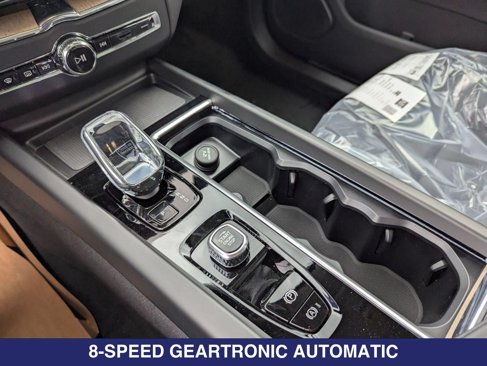 New 2026 Volvo XC60 B5 Plus w/ Protection Package Premier AWD/4WD image 17