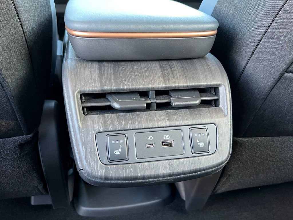 Used 2023 Nissan Ariya image 13