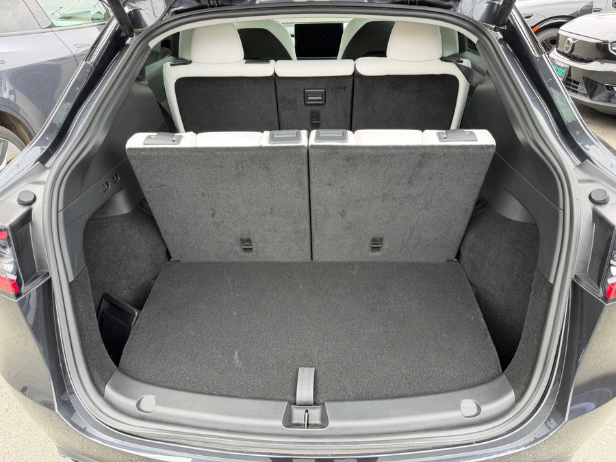 Used 2024 Tesla Model Y Long Range image 48