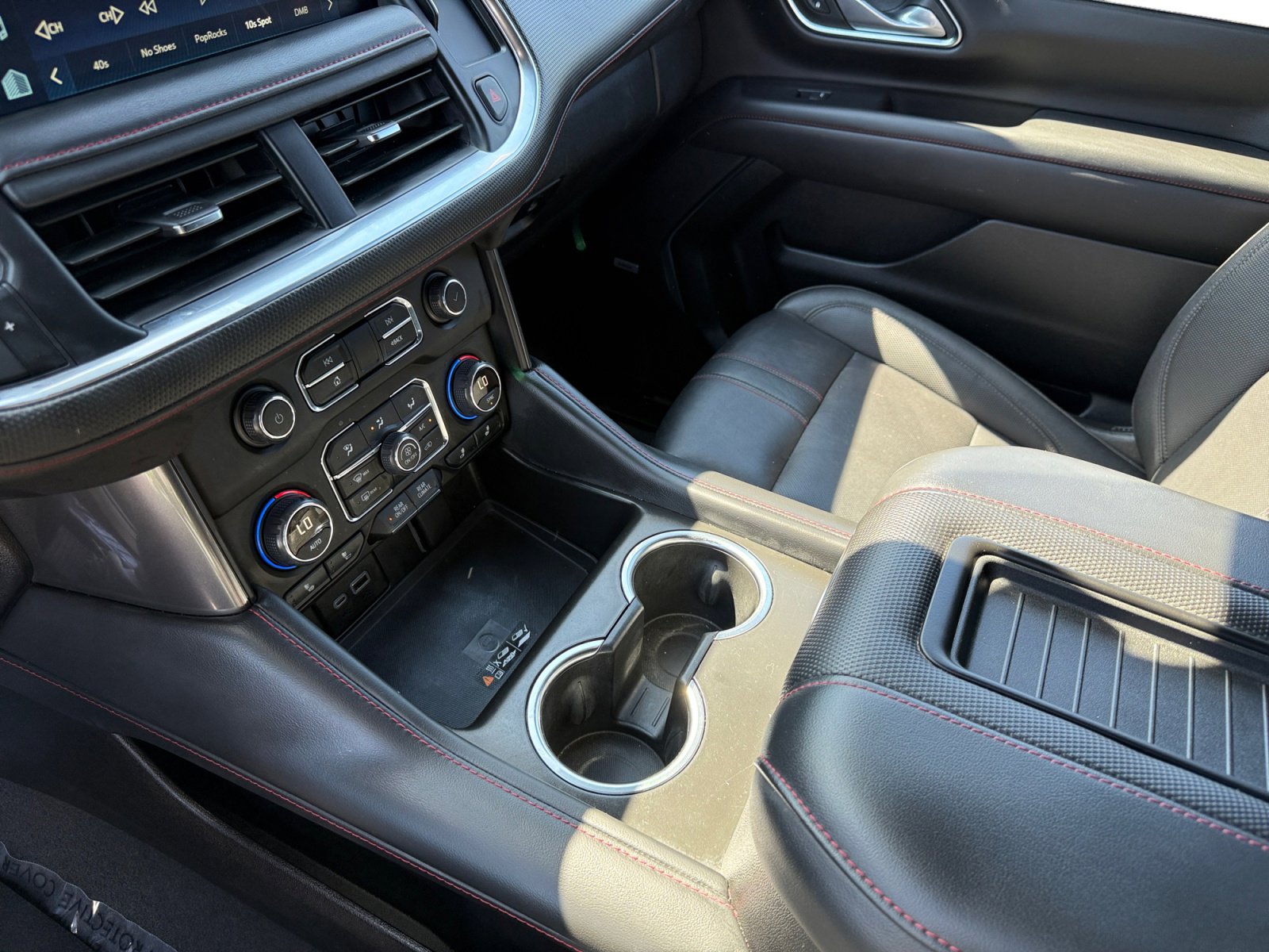 Used 2024 Chevrolet Suburban RST w/ Luxury Package image 13