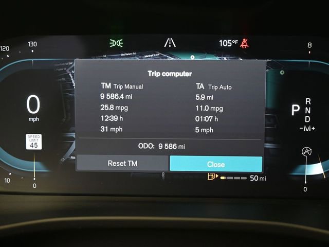 Used 2024 Volvo XC40 B5 Plus image 26