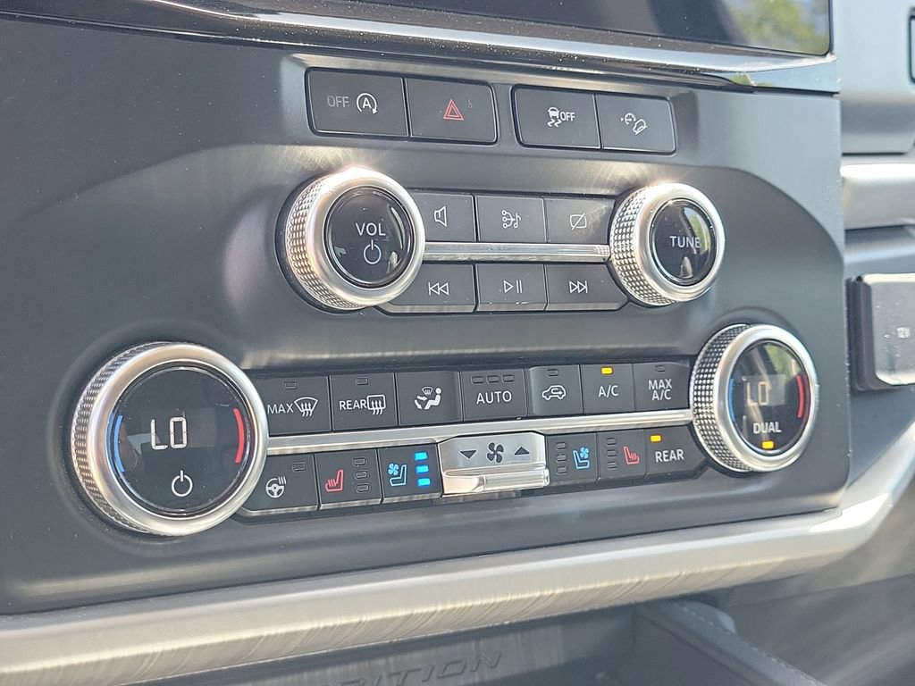 Used 2024 Ford Expedition XLT image 26