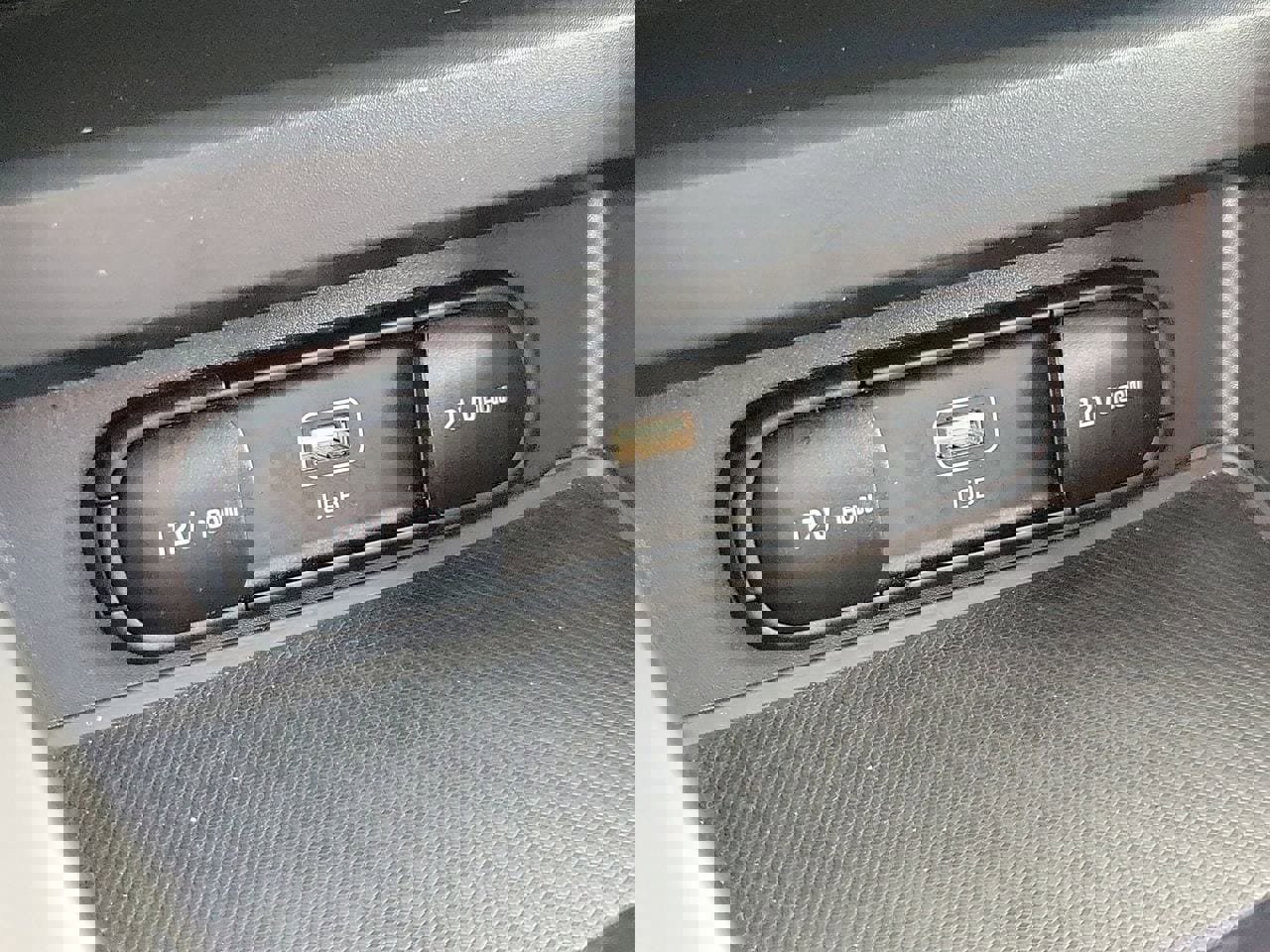 Used 2025 Kia Soul LX w/ LX Technology Package FWD image 27