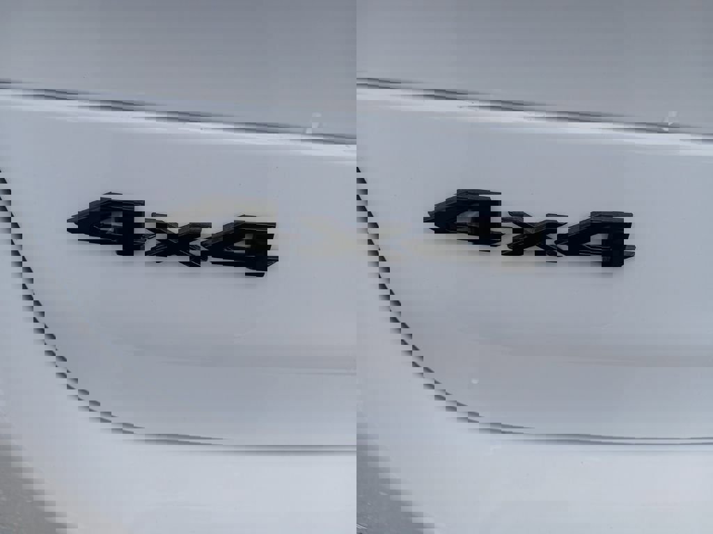 New 2026 Jeep Grand Cherokee L Laredo image 9