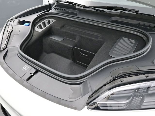 New 2026 Porsche Macan Turbo Electric image 22