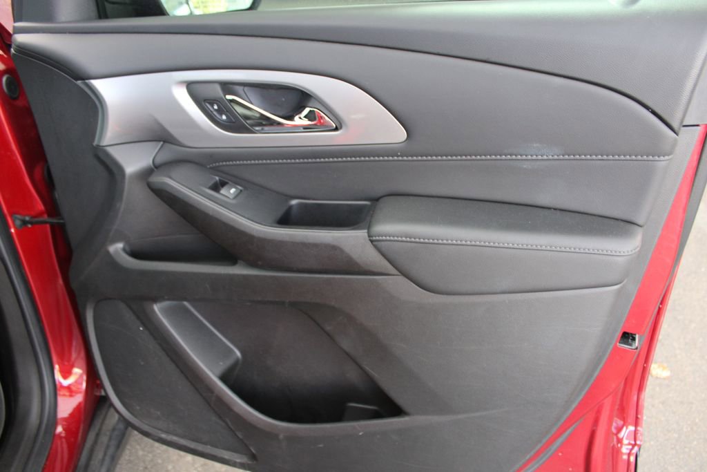 Used 2022 Chevrolet Traverse LT w/ LPO, Floor Liner Package image 44