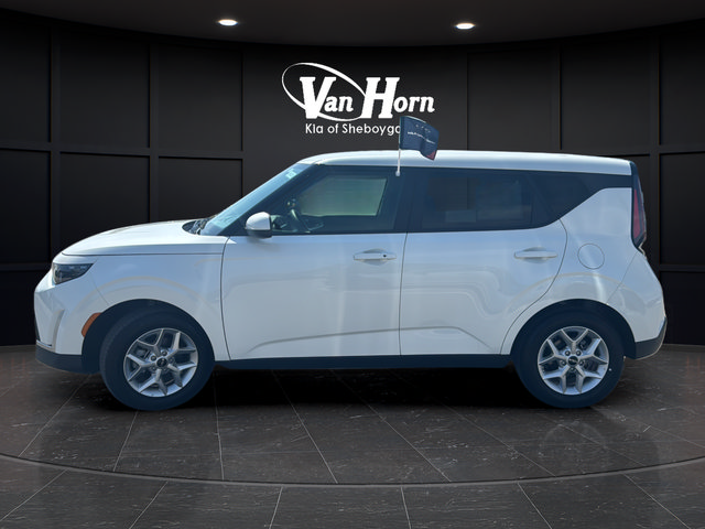 Certified 2025 Kia Soul S FWD image 4