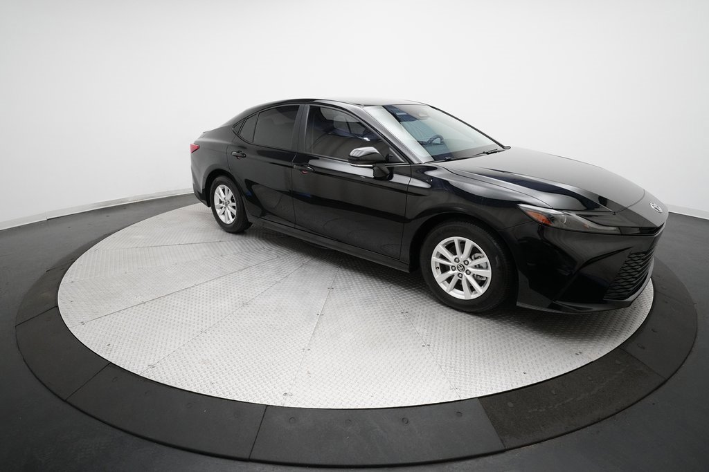 Used 2025 Toyota Camry LE image 13
