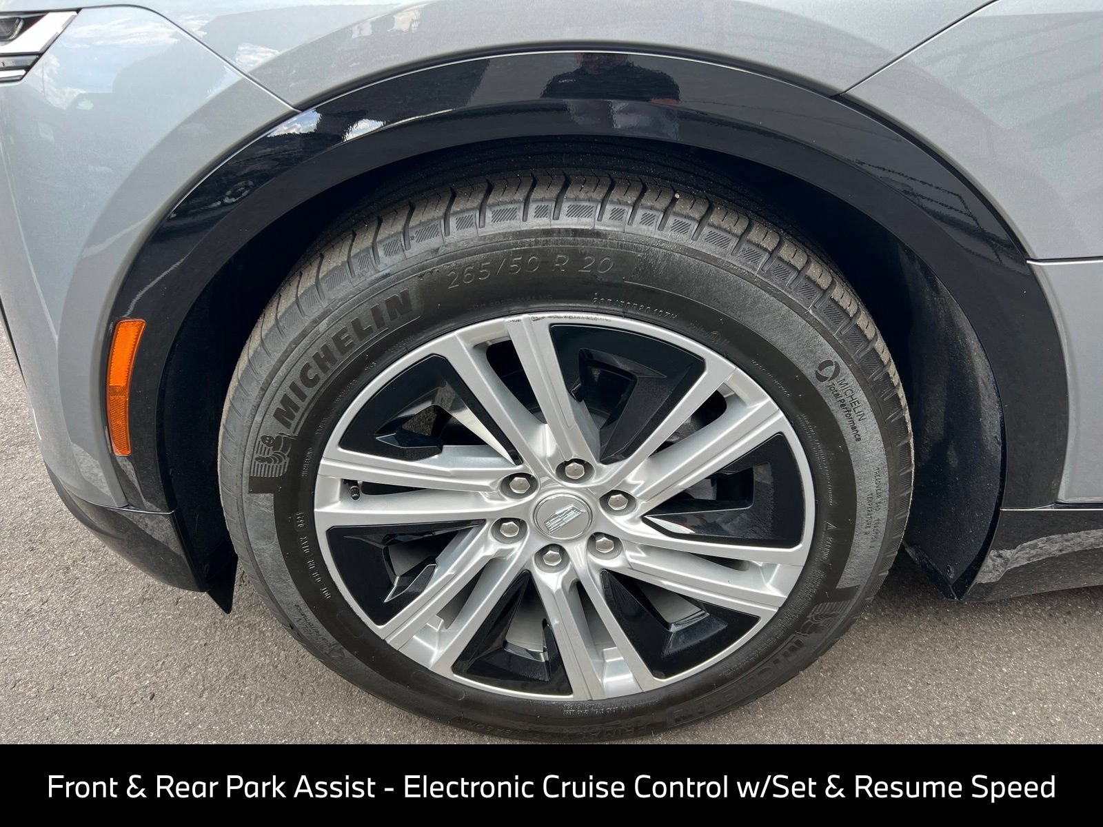 Used 2024 Cadillac Lyriq Tech AWD/4WD image 15