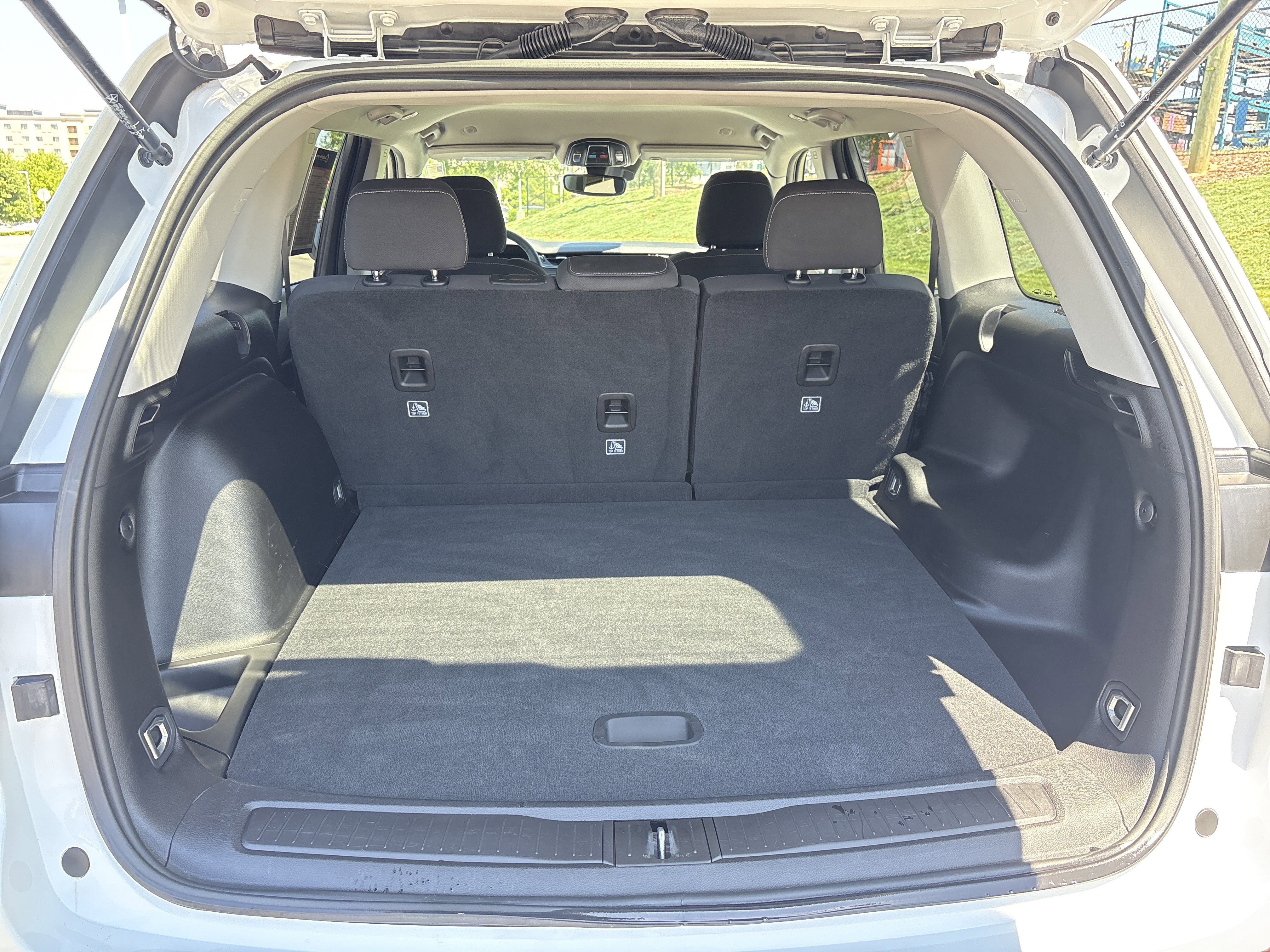 Certified 2023 Jeep Grand Cherokee Laredo RWD image 33