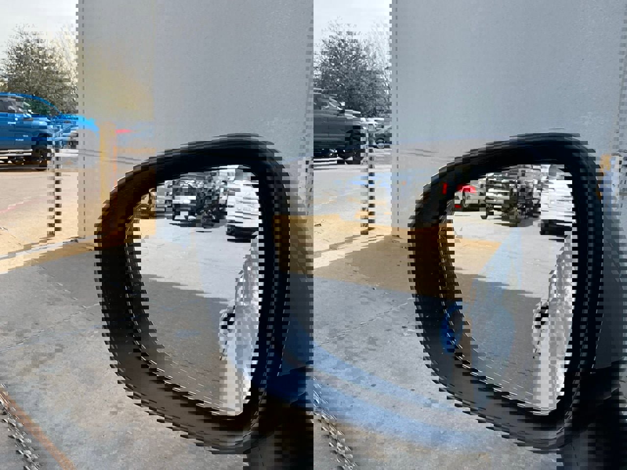 Used 2025 Nissan Rogue SV image 19