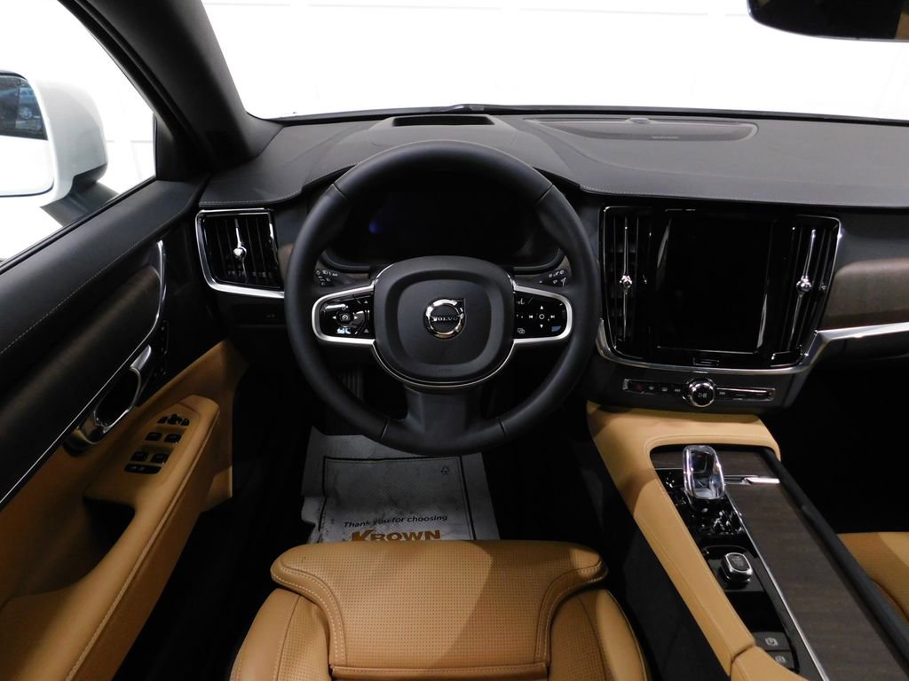 Used 2026 Volvo V90 B6 Cross Country Ultra image 41