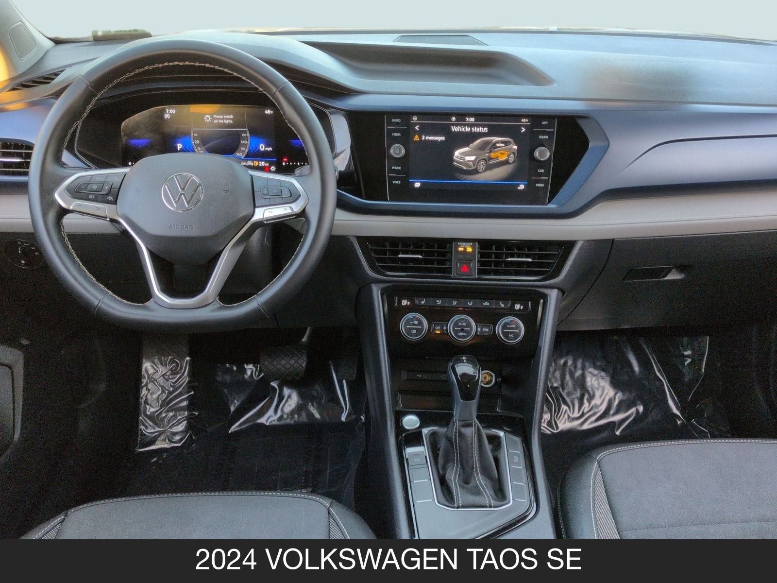 Used 2024 Volkswagen Taos SE image 14