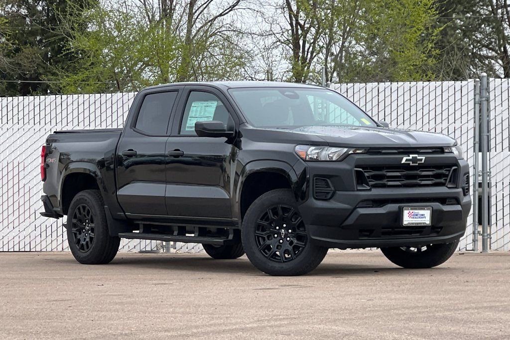 New 2026 Chevrolet Colorado W/T image 2