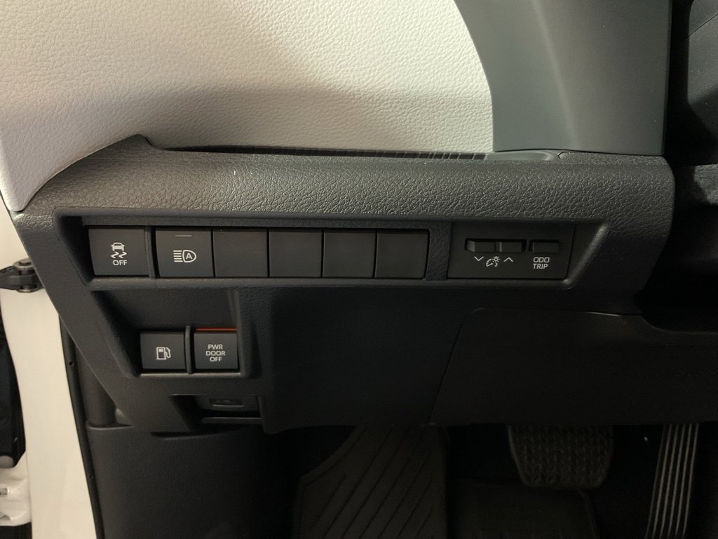 New 2026 Toyota Sienna XLE FWD image 30
