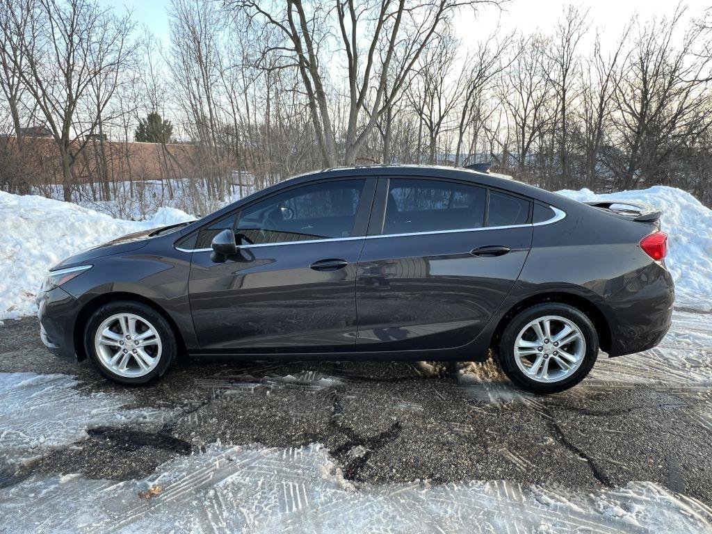 Used 2016 Chevrolet Cruze LT image 4