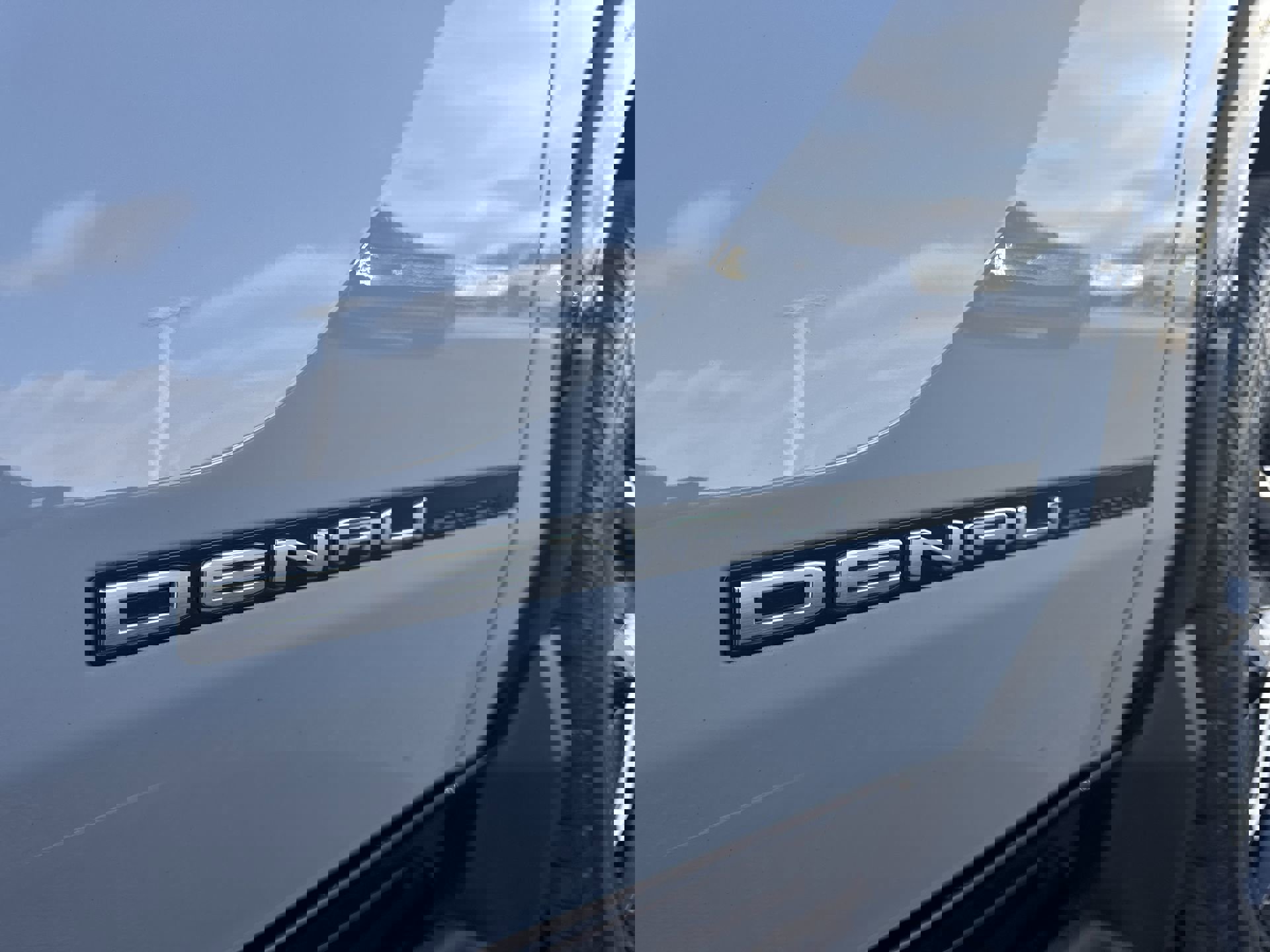 Used 2024 GMC Sierra EV Denali image 32