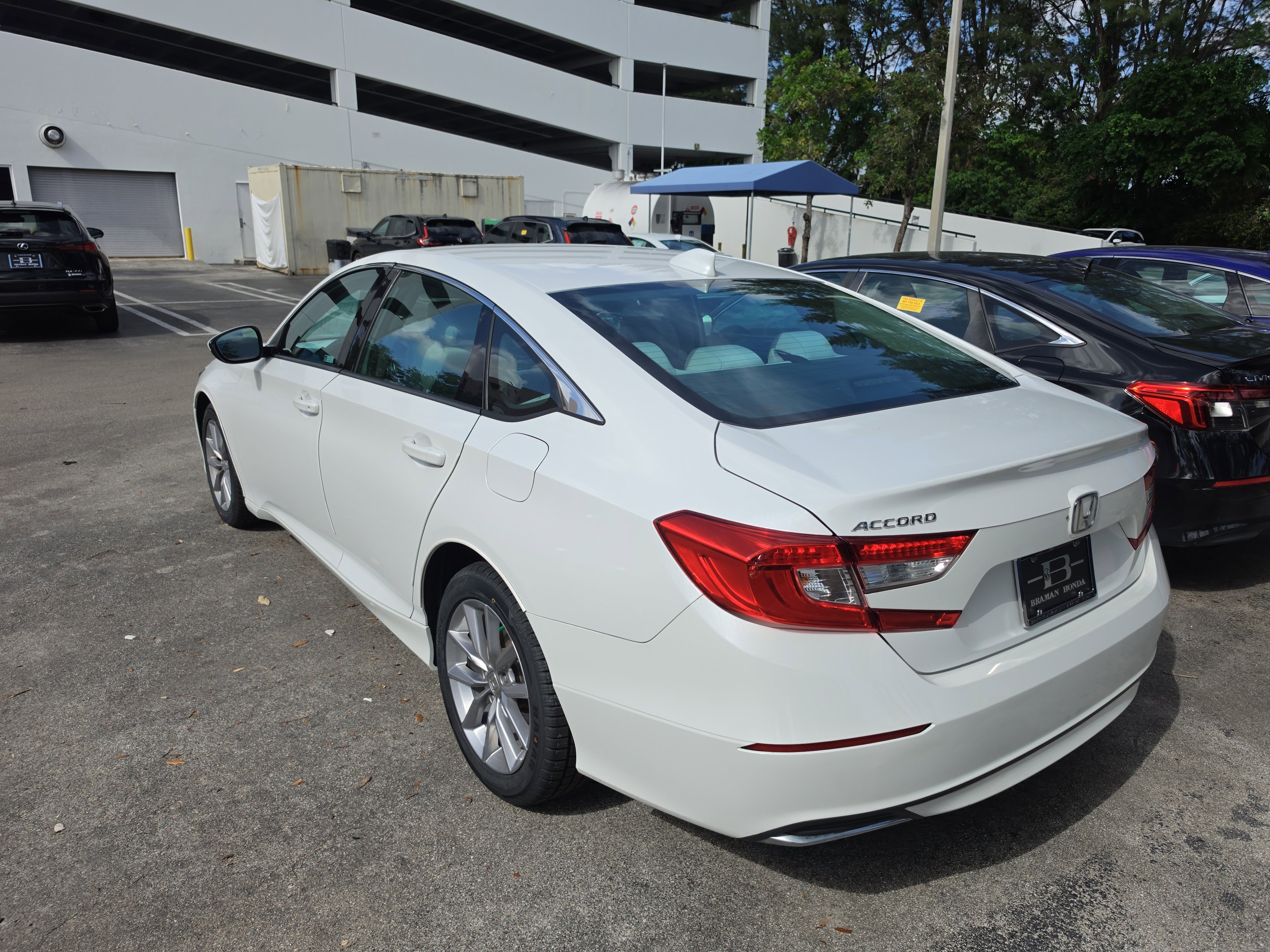 Certified 2022 Honda Accord LX image 6