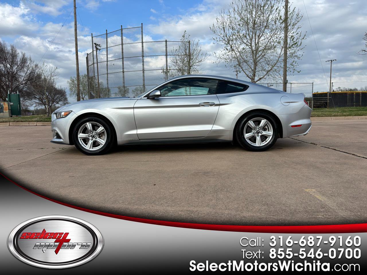 Used 2016 Ford Mustang Coupe image 1