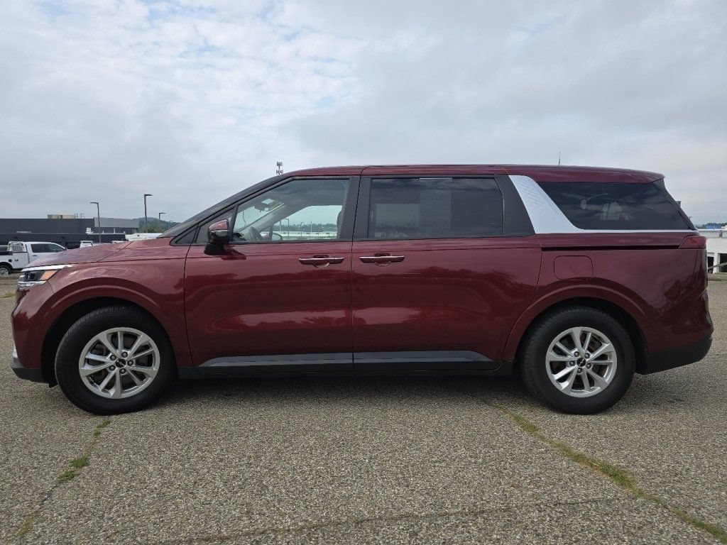 Used 2022 Kia Carnival LX FWD image 16