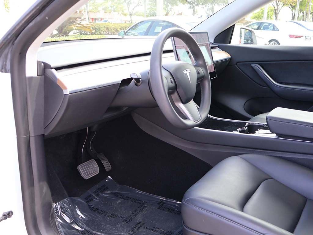 Used 2021 Tesla Model Y Long Range image 36