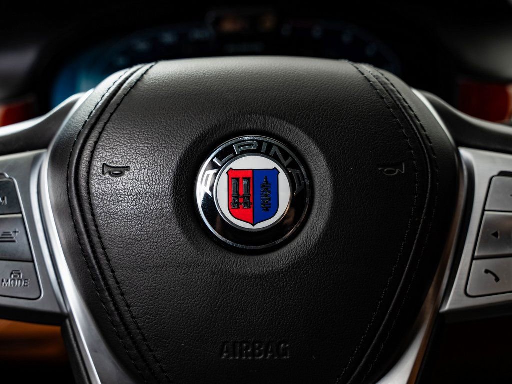 Certified 2022 BMW ALPINA B7 xDrive w/ Luxury Rear Seating Package image 33