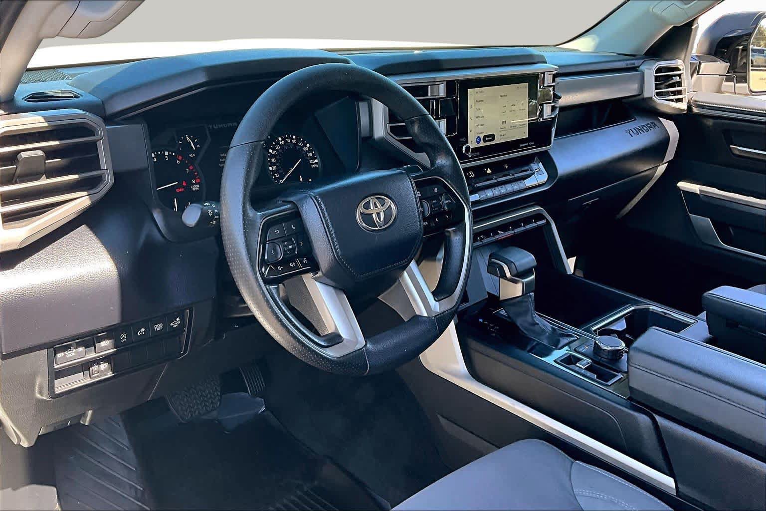 Used 2023 Toyota Tundra SR5 w/ SR5 Convenience Package AWD/4WD image 17