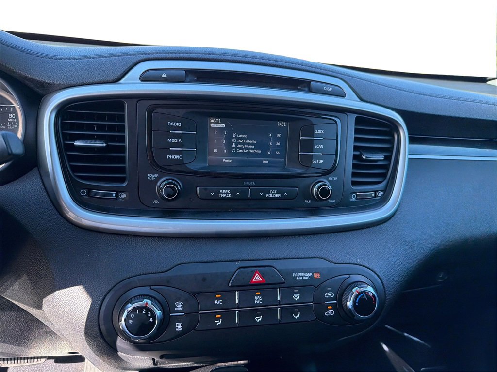 Used 2017 Kia Sorento LX image 14