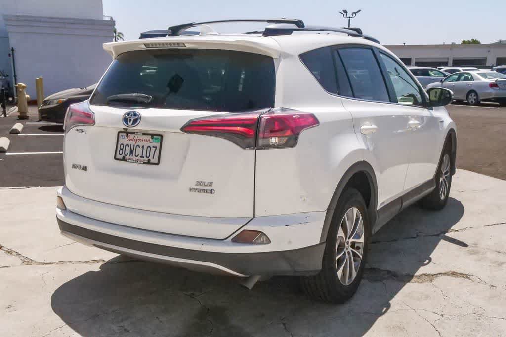 Used 2018 Toyota RAV4 XLE AWD/4WD image 9