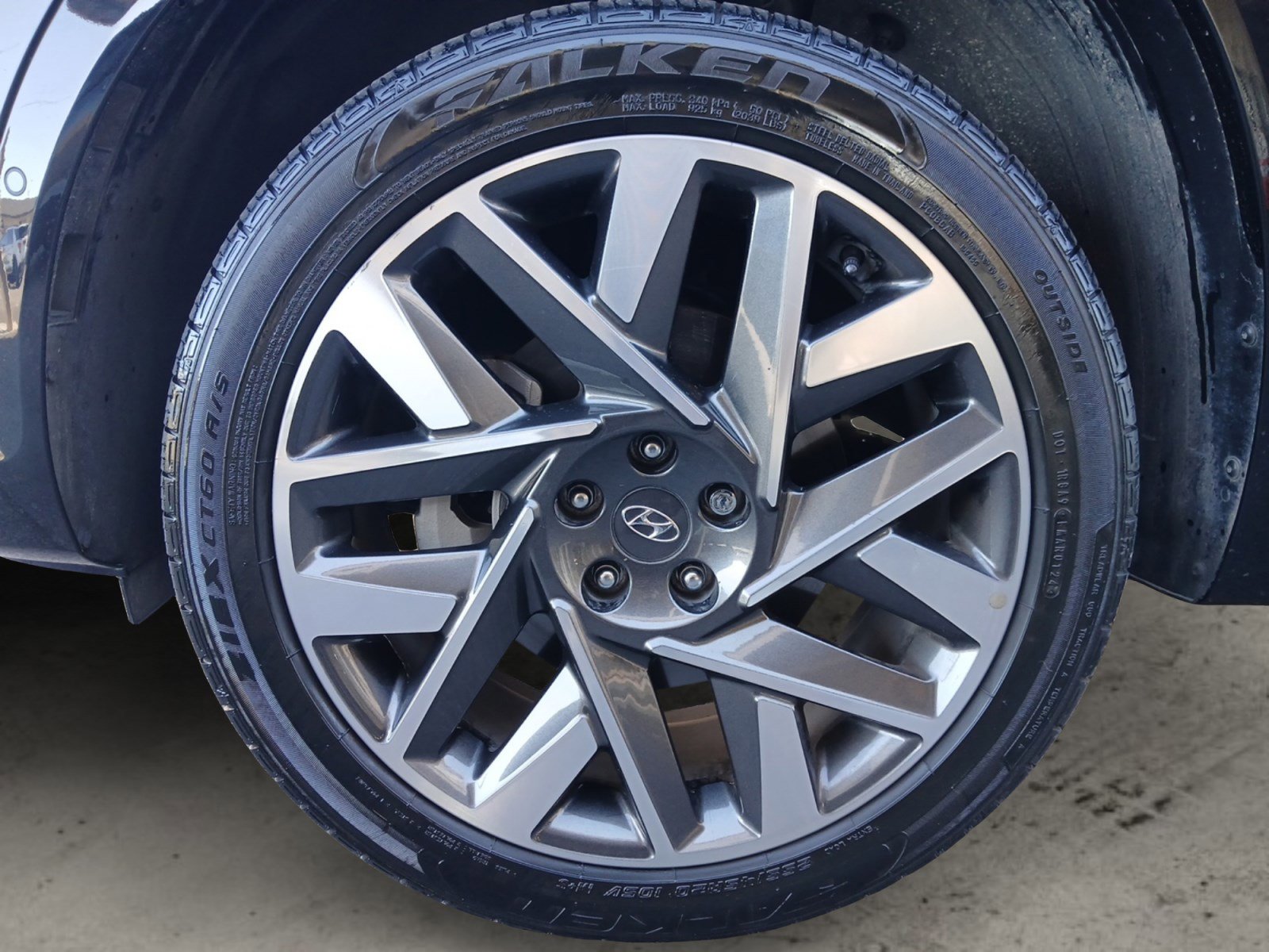 Used 2023 Hyundai Santa Fe Calligraphy image 14