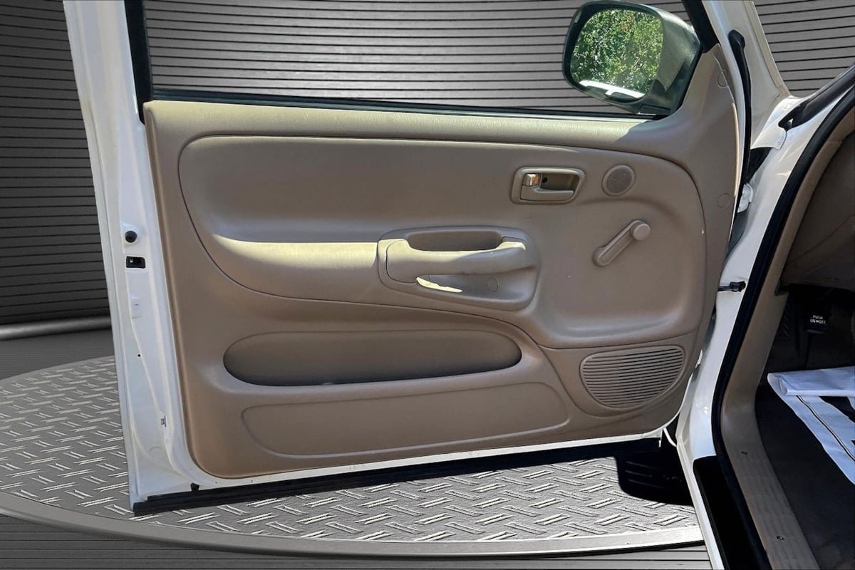 Used 2003 Toyota Tundra 2WD Regular Cab w/ All Weather Guard Pkg image 19
