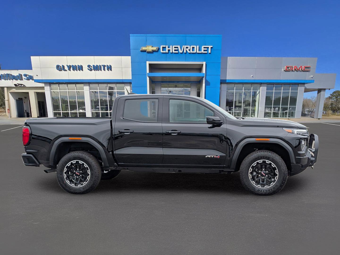 New 2026 GMC Canyon AT4 w/ Off-Road Front Bumper Package image 7