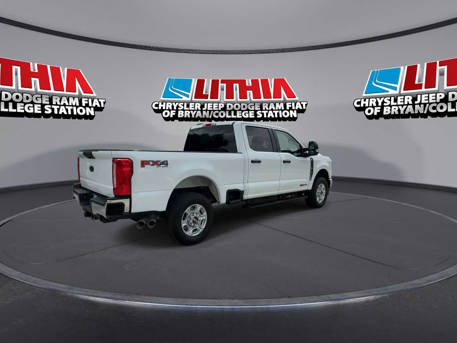 Used 2025 Ford F250 XLT w/ FX4 Off-Road Package AWD/4WD image 8