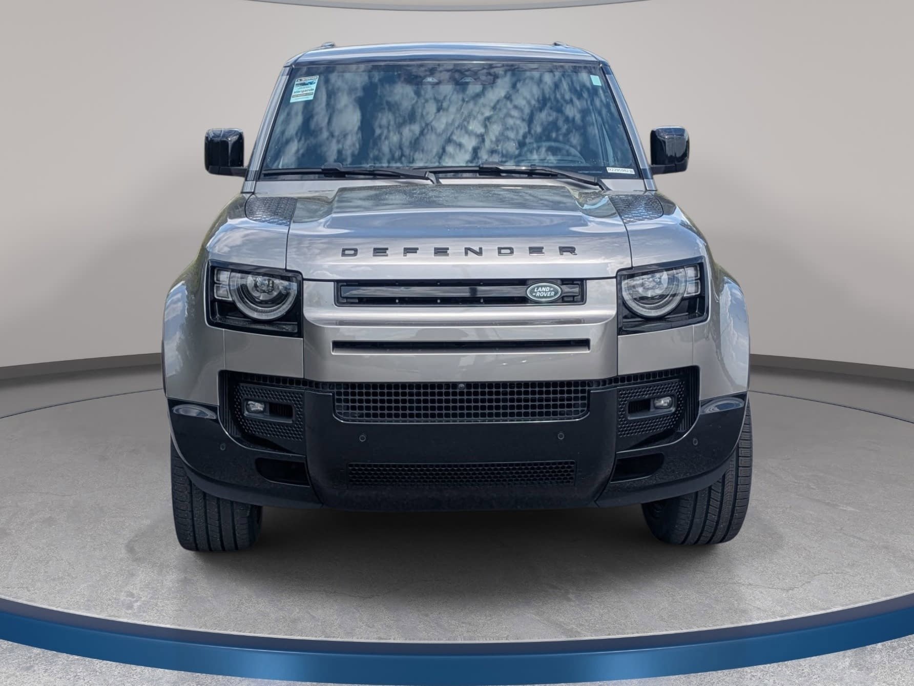 Certified 2024 Land Rover Defender 110 X-Dynamic SE AWD/4WD image 2