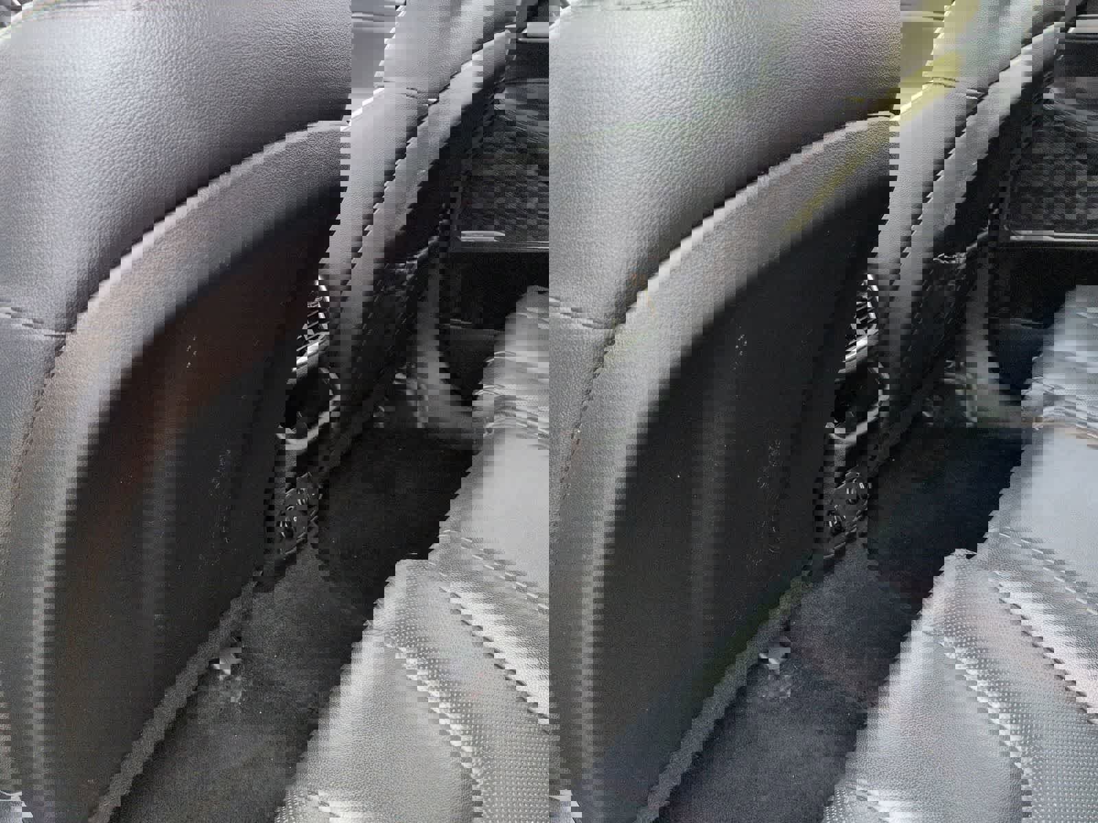 Used 2020 Hyundai Santa Fe SEL w/ Convenience + Premium Package image 17