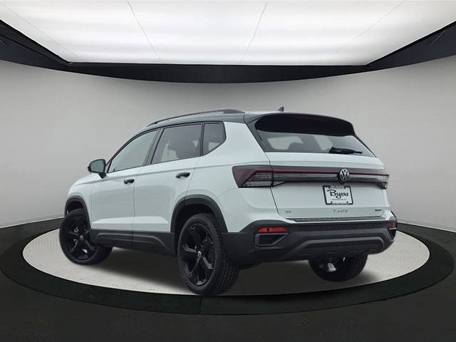 New 2025 Volkswagen Taos SE image 5