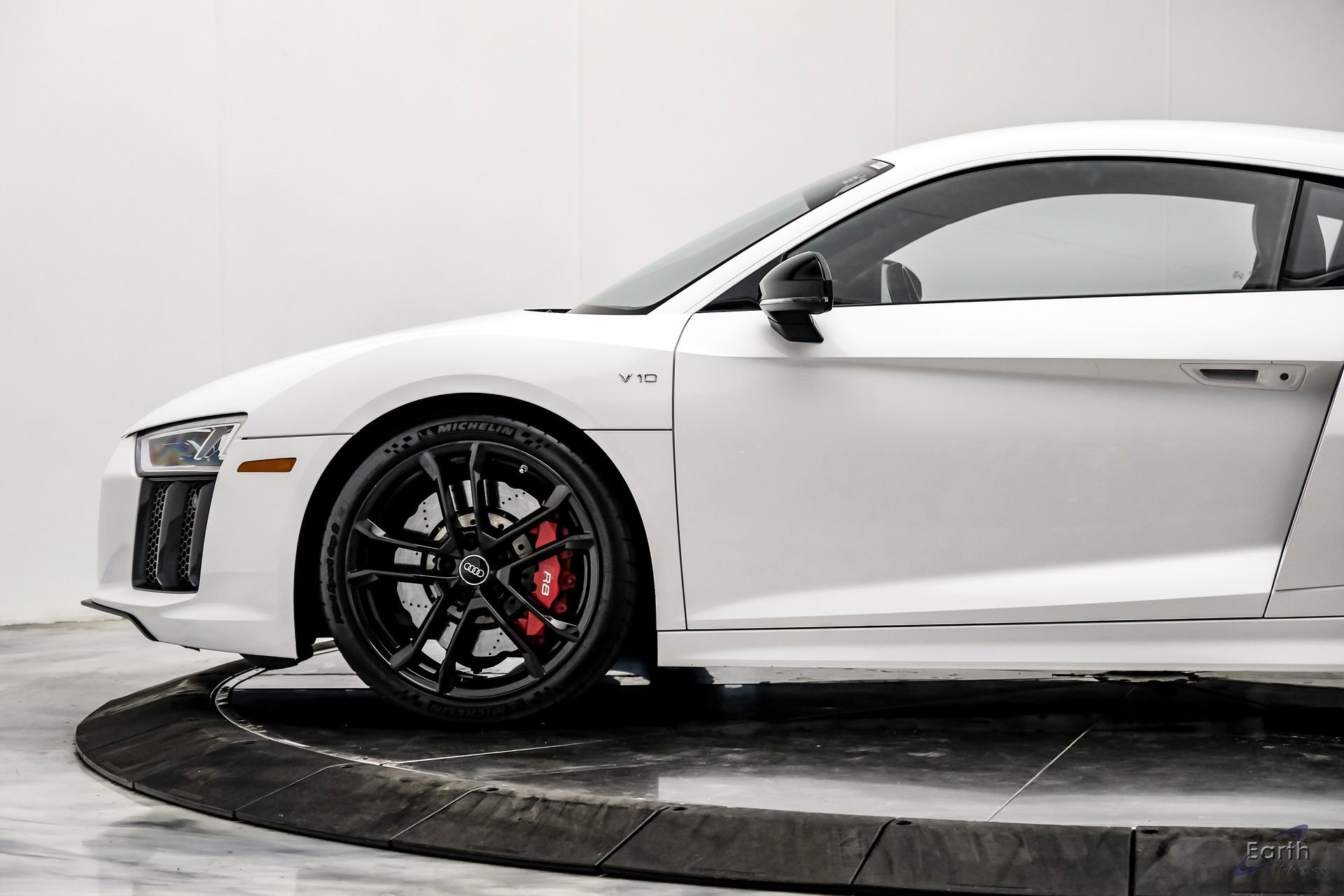 Used 2018 Audi R8 V10 RWD image 10