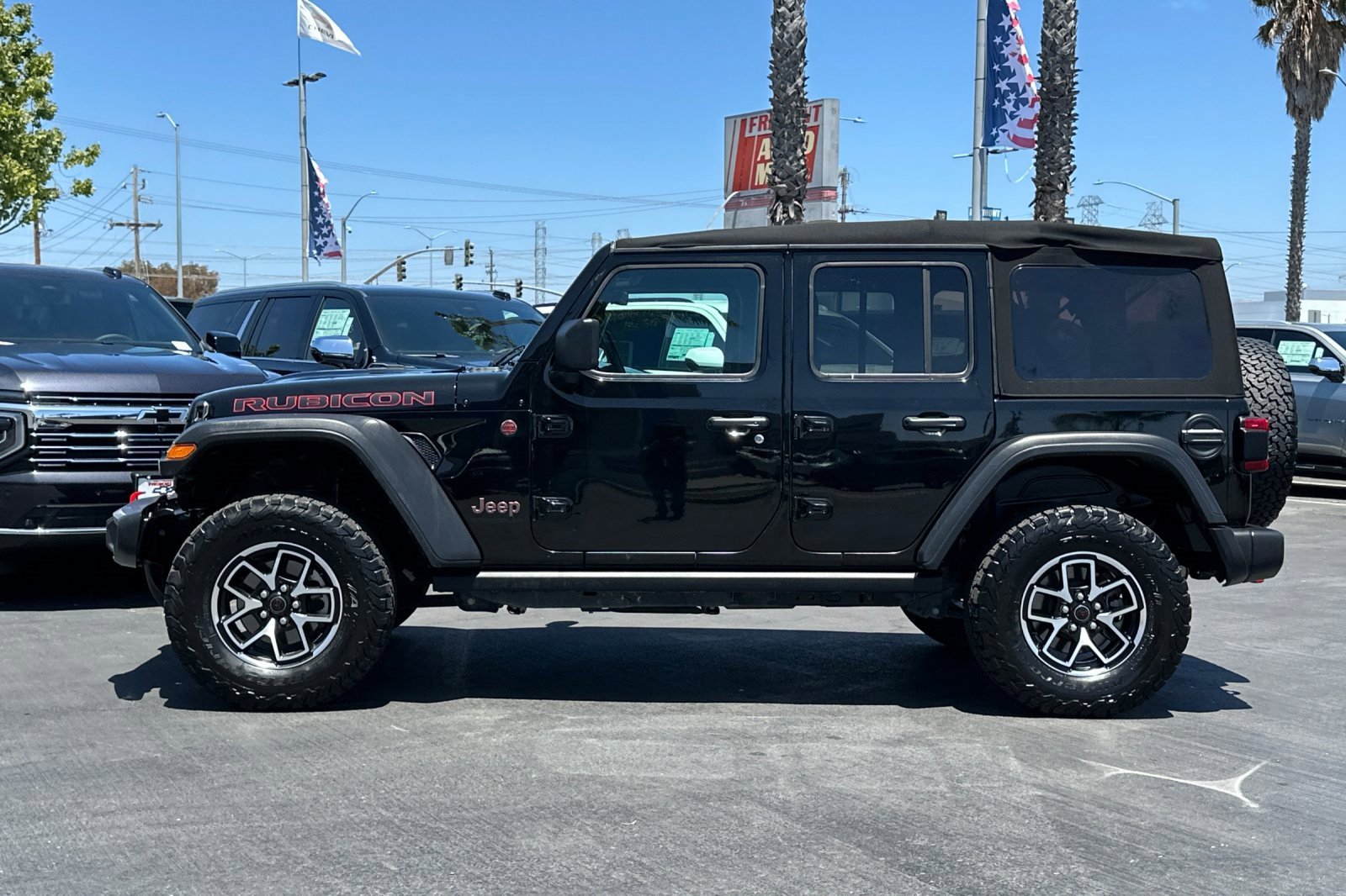 Used 2024 Jeep Wrangler Rubicon w/ Convenience Group image 7