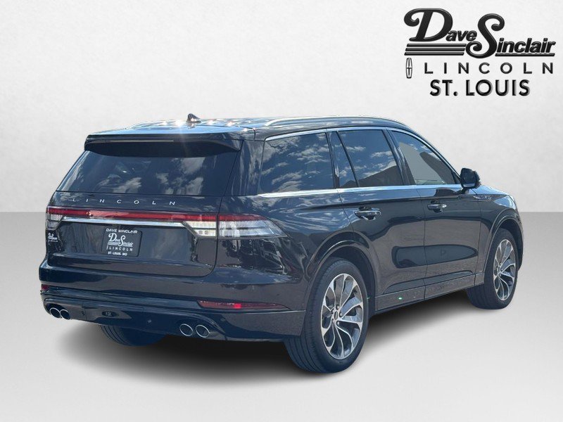 Used 2022 Lincoln Aviator Grand Touring w/ Equipment Group 301A image 4